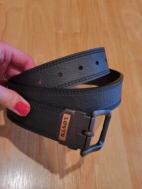 Levi's Men's Reversible Brown Black Leather Belt Size 32-34 Size Medium